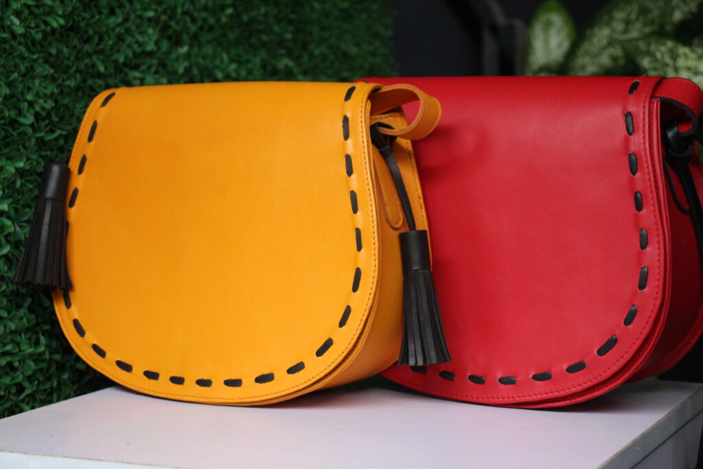 Morin O Almando Round Stitch handbags - N36,000